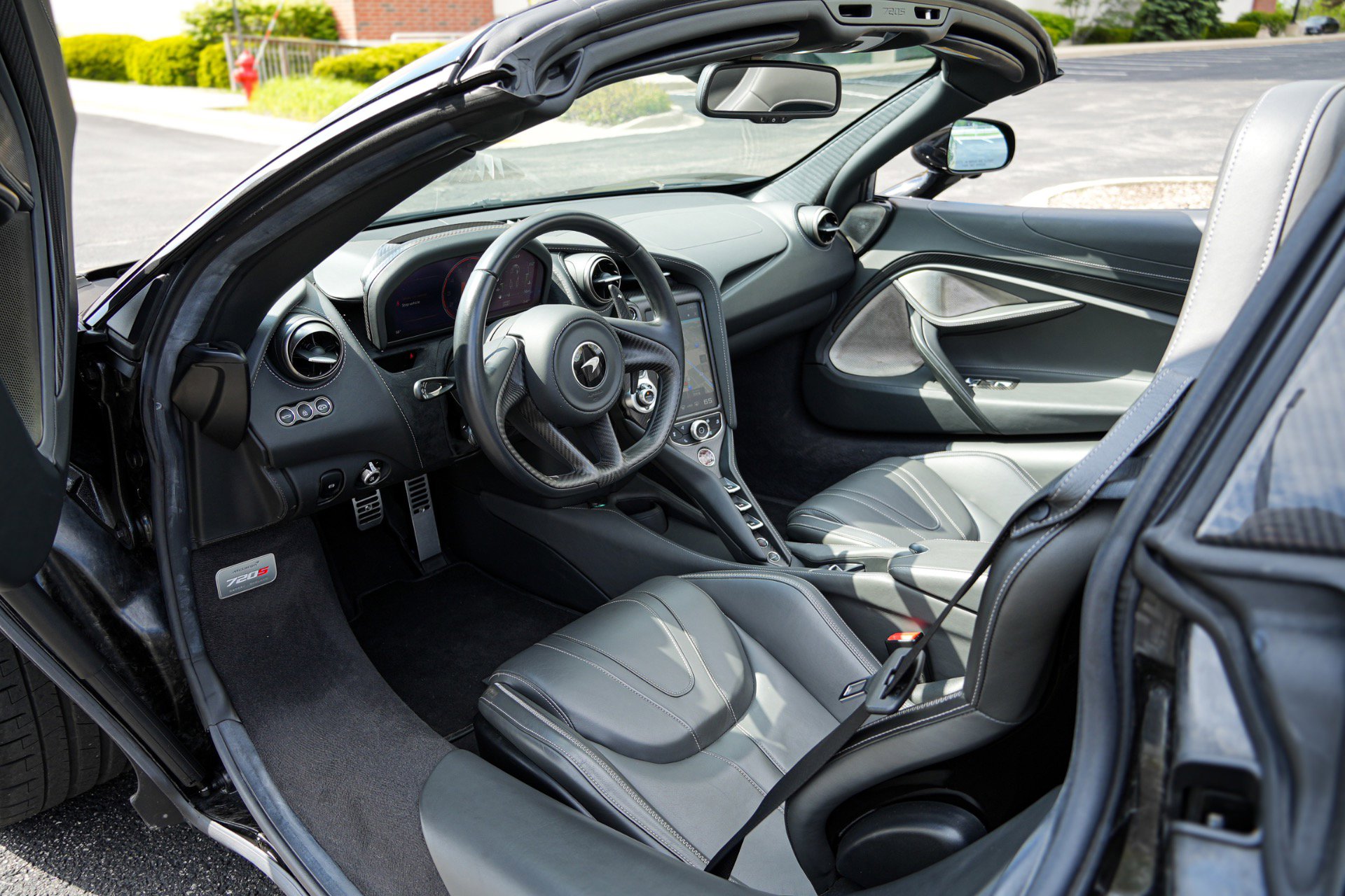 Used 2020 McLaren 720S Luxury photo 12