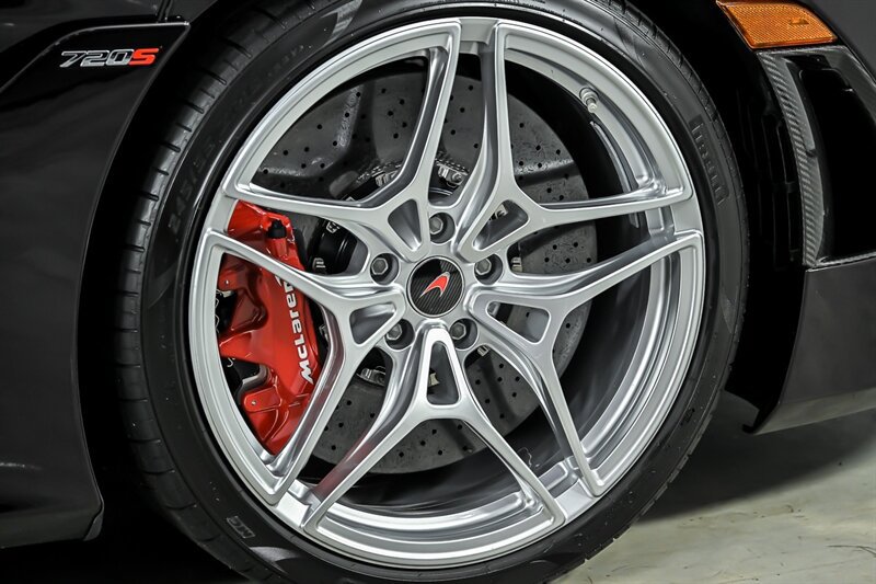 Used 2018 McLaren 720S photo 15