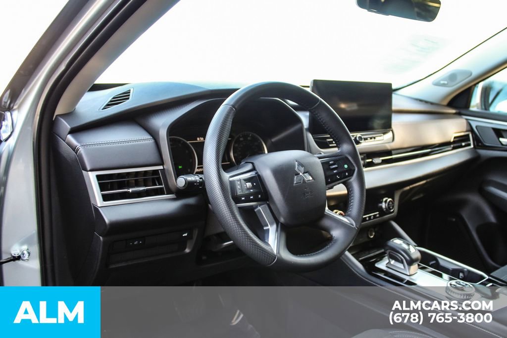 2025 Mitsubishi Outlander SE