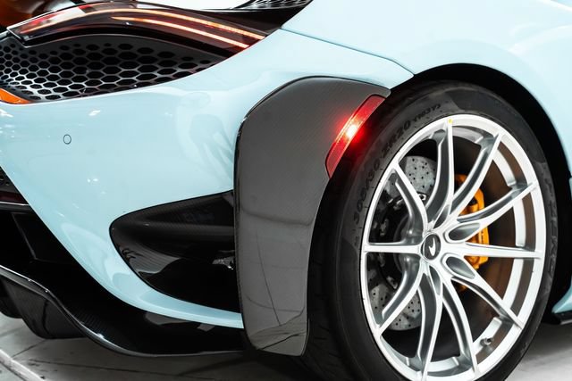 Used 2022 McLaren 765LT photo 21