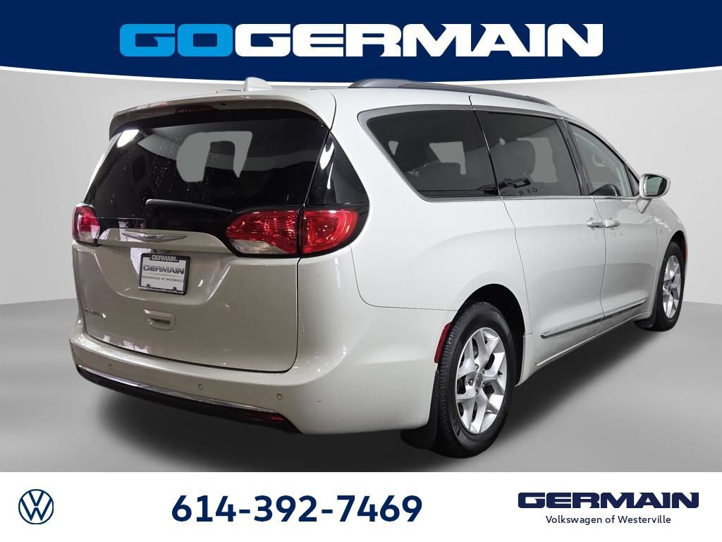 2017 Chrysler Pacifica Touring-L Plus