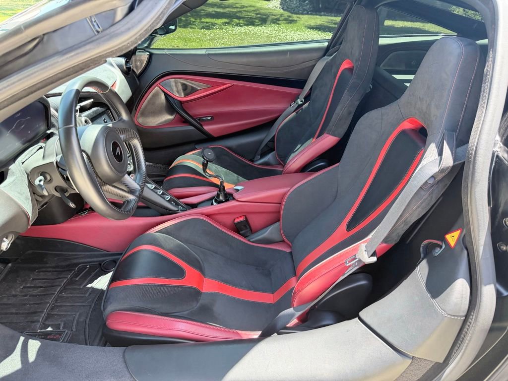 Used 2019 McLaren 720S photo 23