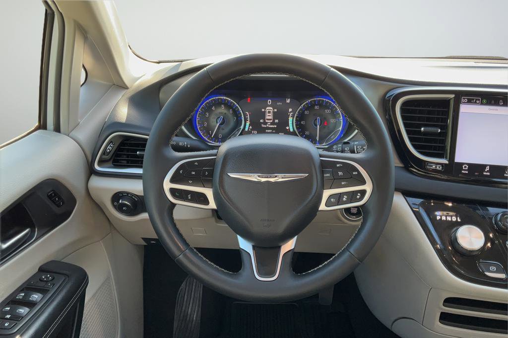 2023 Chrysler Pacifica Touring-L