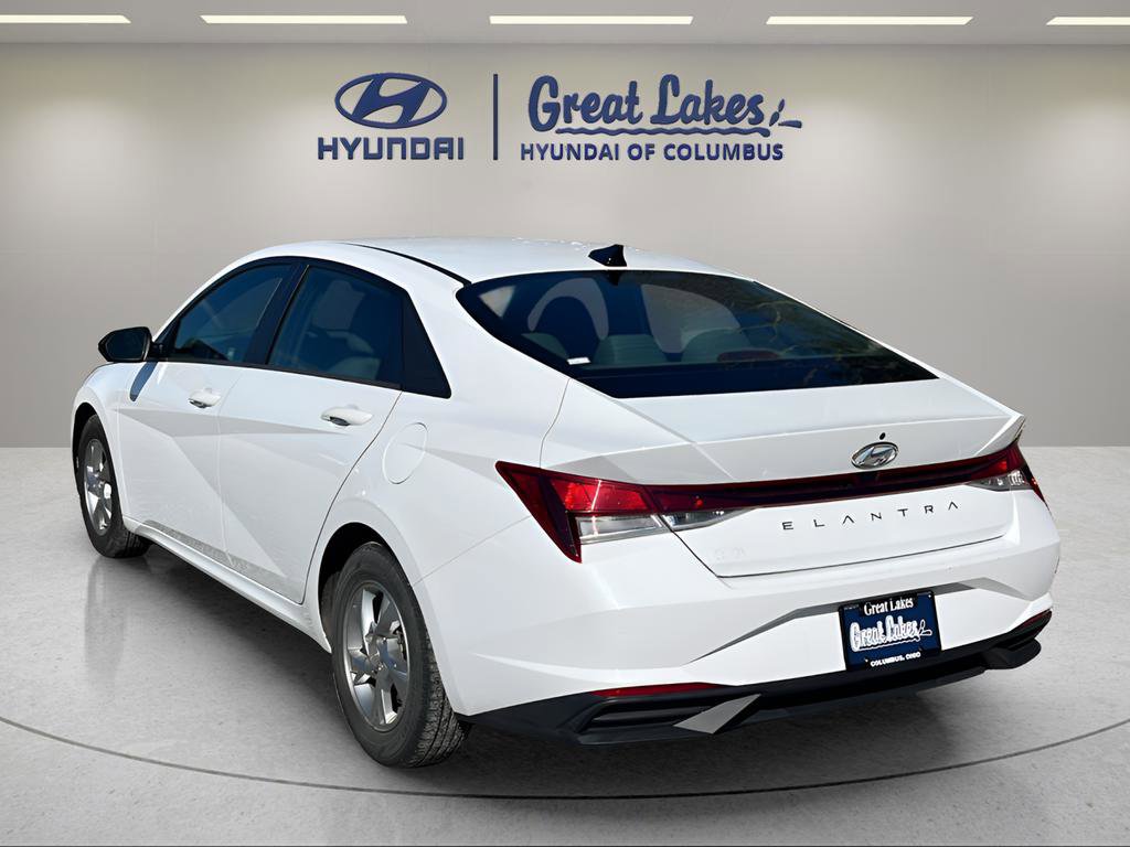 2022 Hyundai Elantra SE