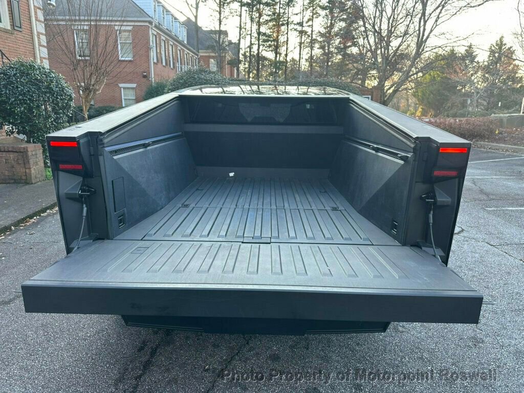 2024 Tesla Cybertruck AWD Crew Cab