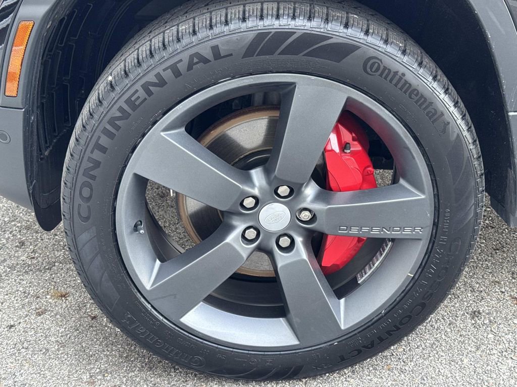 2024 Land Rover Defender 110 SE