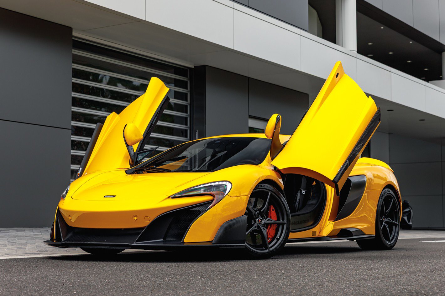 Used 2016 McLaren 675LT Coupe photo 8
