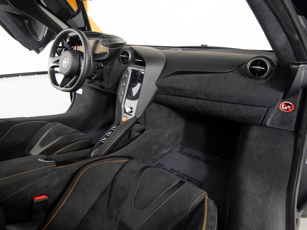 Used 2025 McLaren 750S photo 25