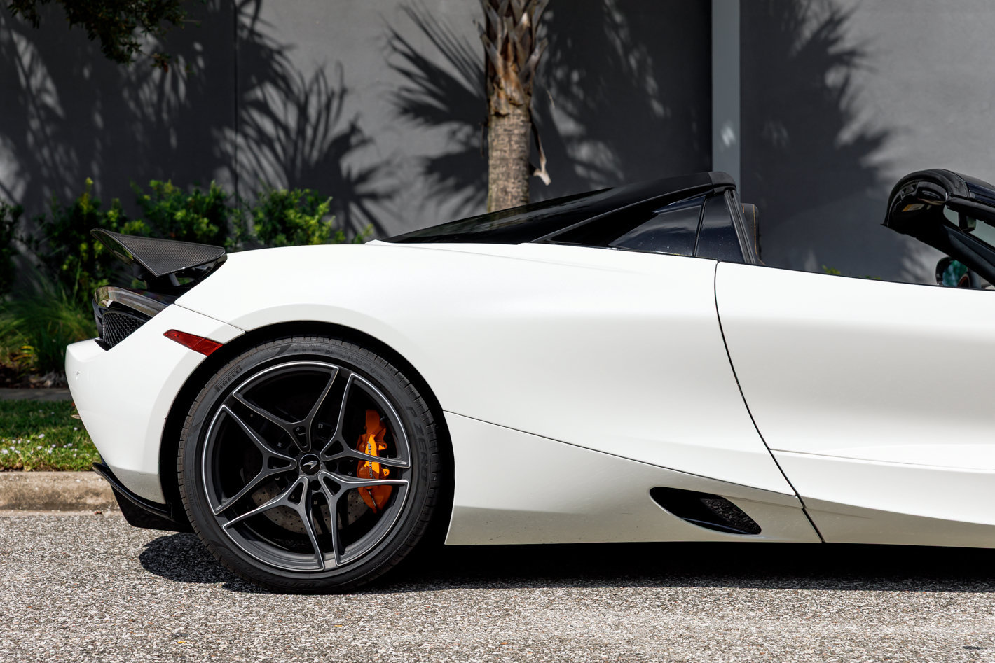 Used 2020 McLaren 720S Performance photo 17
