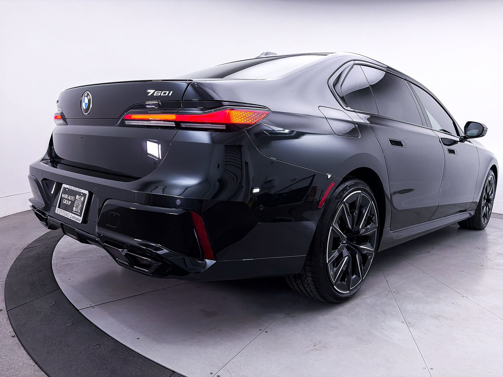 2023 BMW 760i xDrive