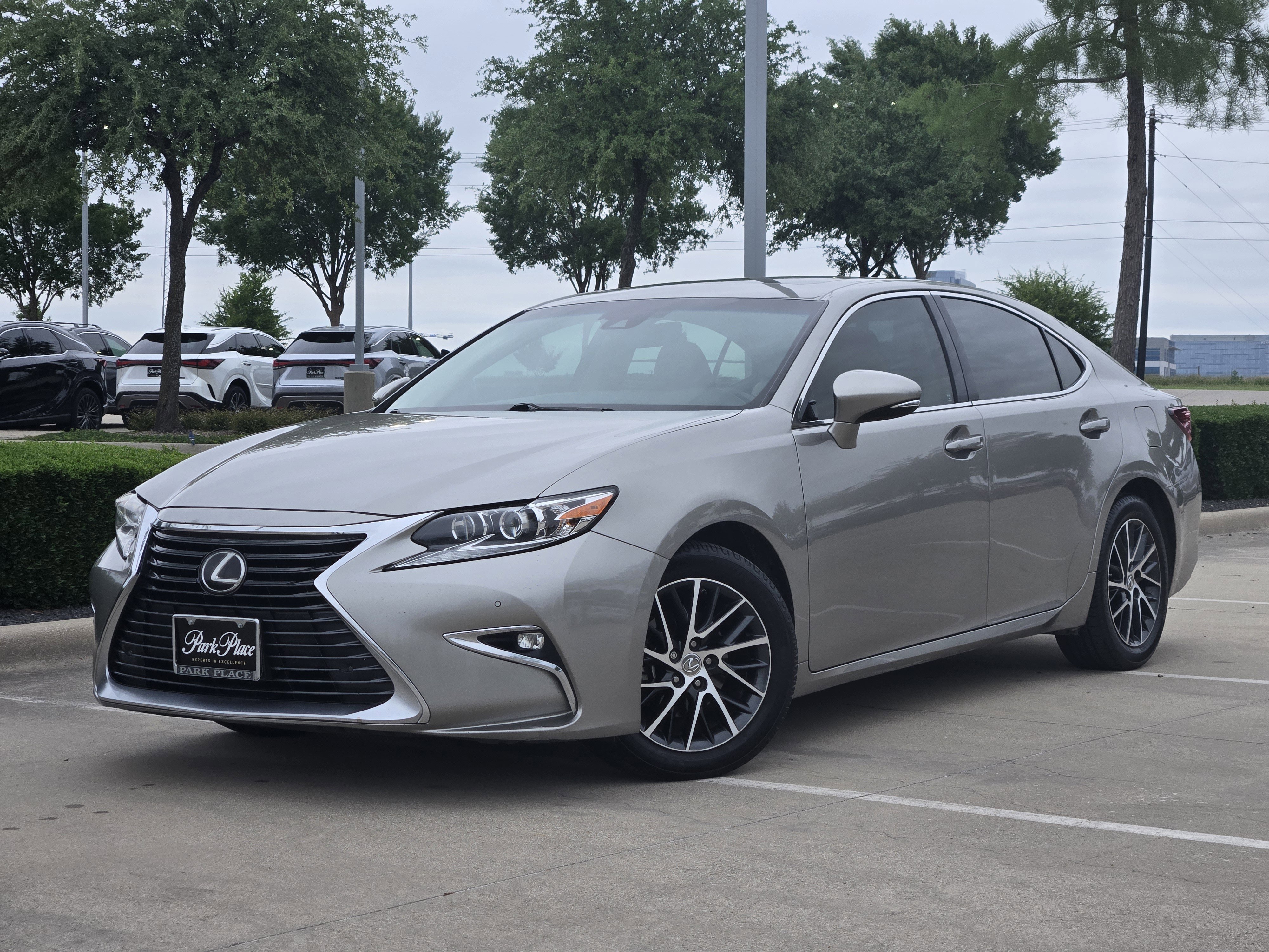 Used 2017 Lexus ES 350 w/ Luxury Package
