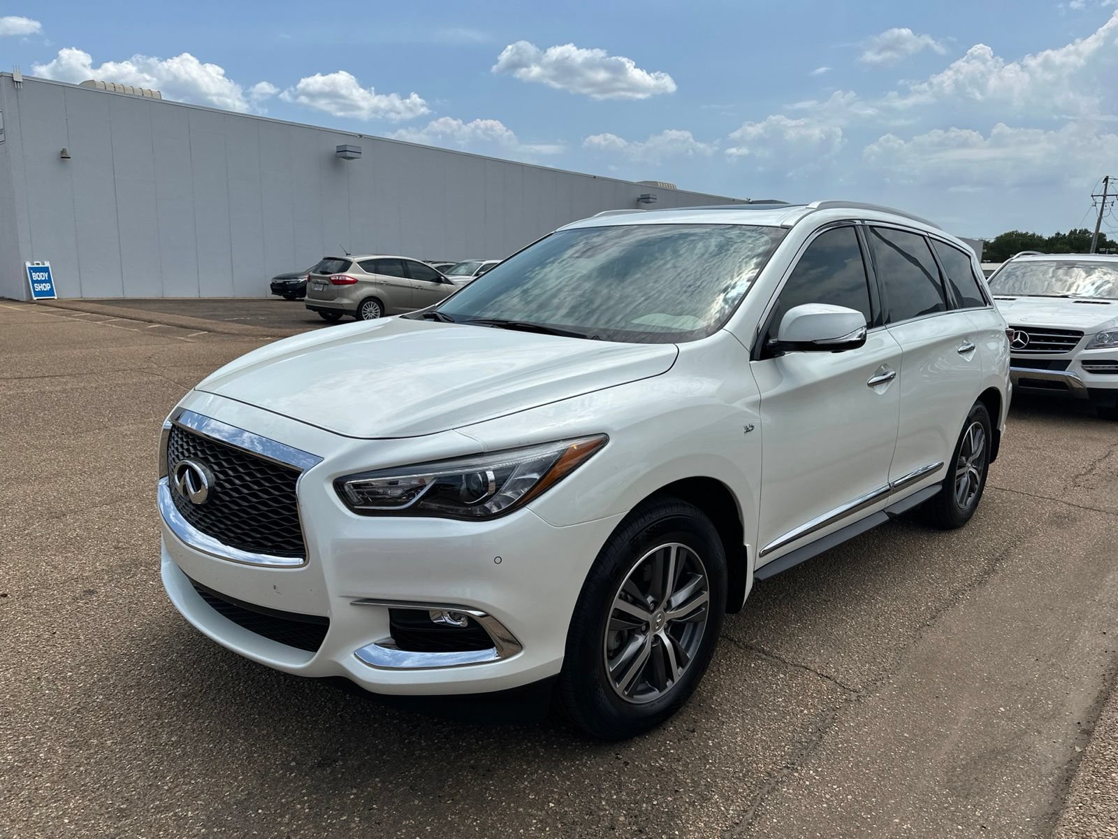Used 2020 INFINITI QX60 Luxe w/ Essential Package