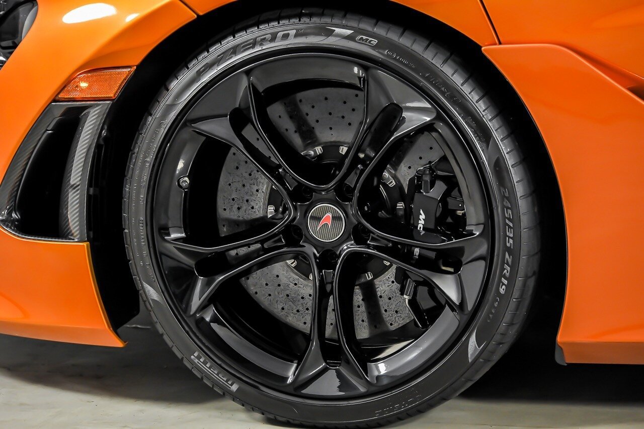 Used 2018 McLaren 720S Performance photo 12