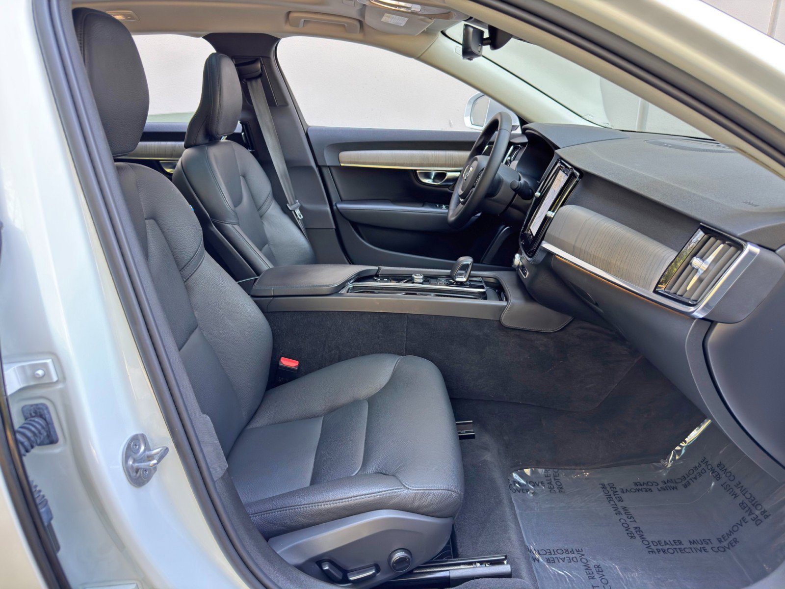 2023 Volvo S90 B6 Plus