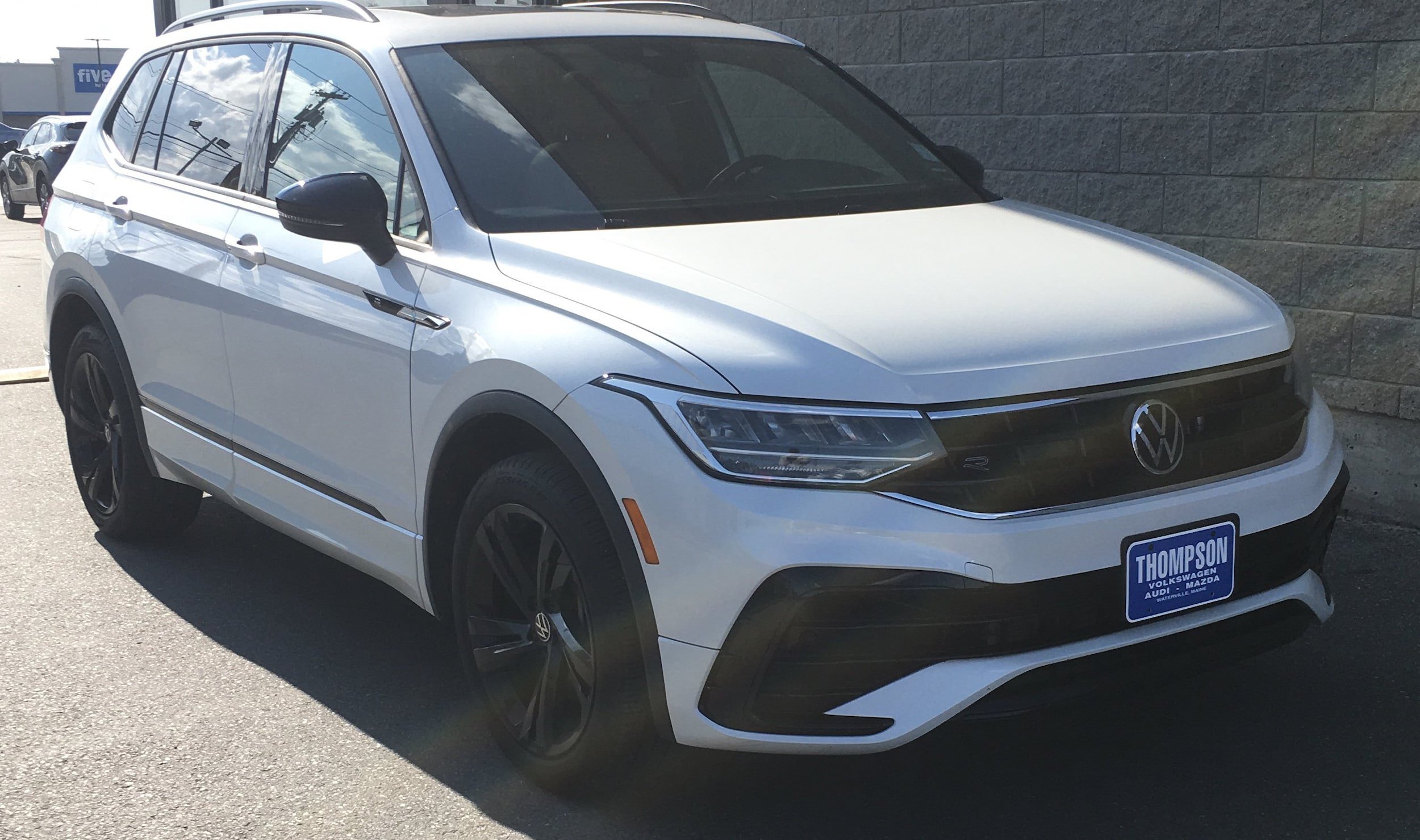 Used 2023 Volkswagen Tiguan SE R-Line
