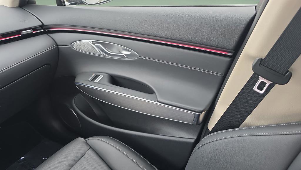 2026 Genesis Gv70 2.5T Select