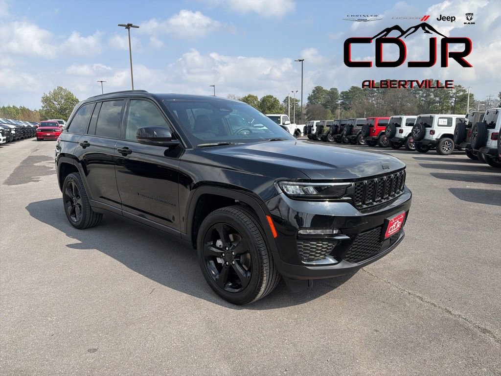 Used 2025 Jeep Grand Cherokee Limited w/ Black Appearance Package