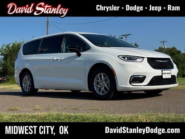 Used 2024 Chrysler Pacifica Touring-L