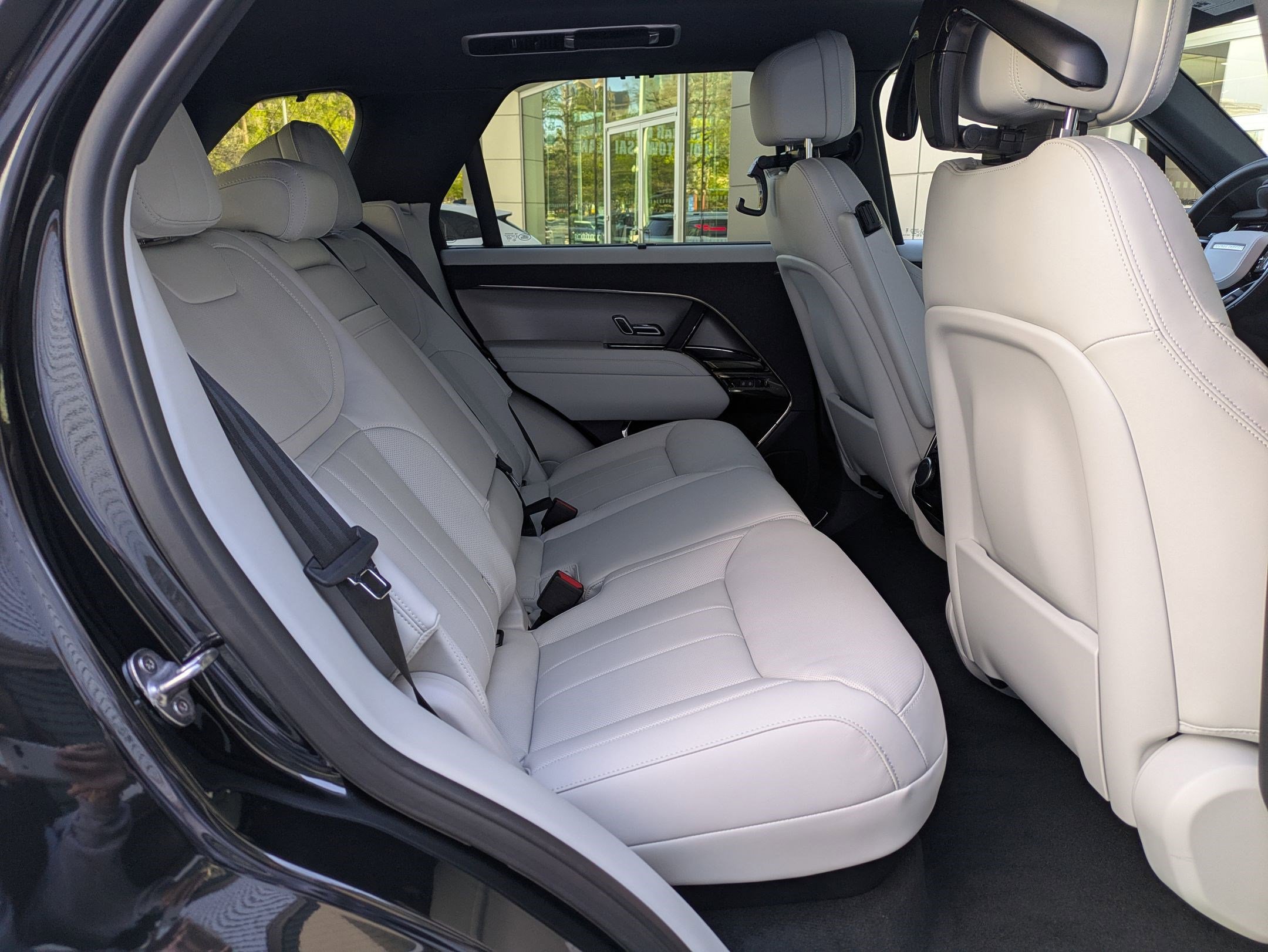 2026 Land Rover Range Rover Sport SE