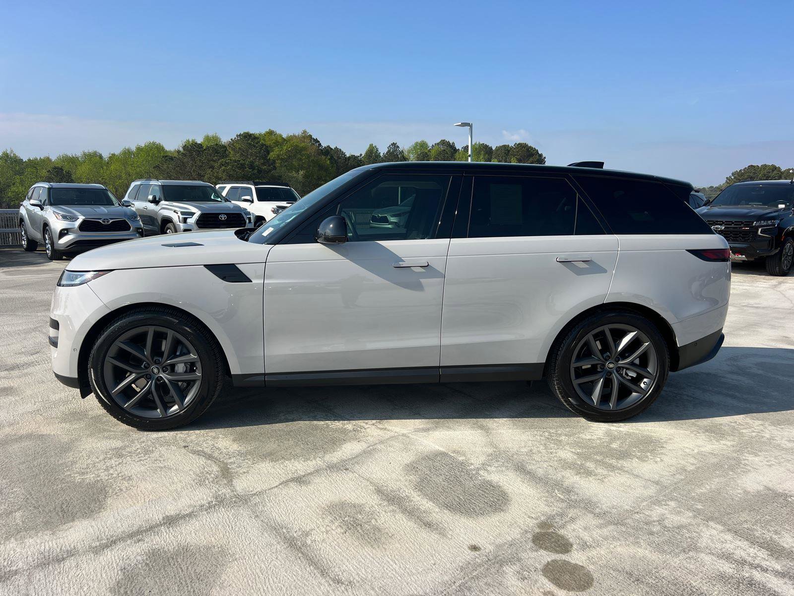 2024 Land Rover Range Rover Sport SE