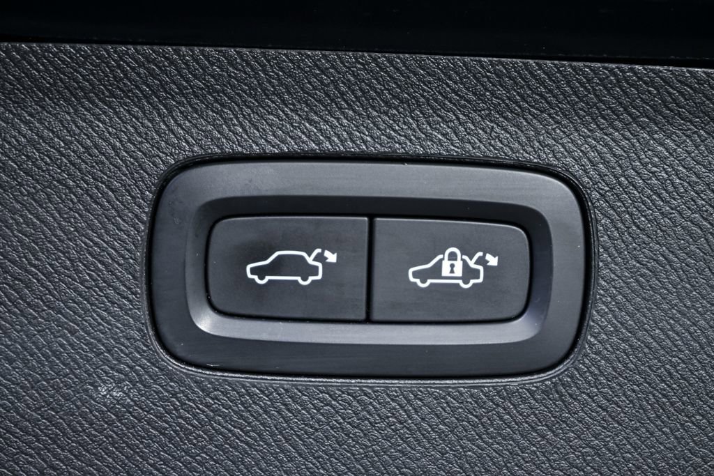 2023 Volvo Xc90 B5 Plus