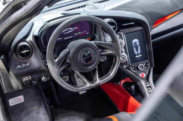Used 2018 McLaren 720S Performance photo 12