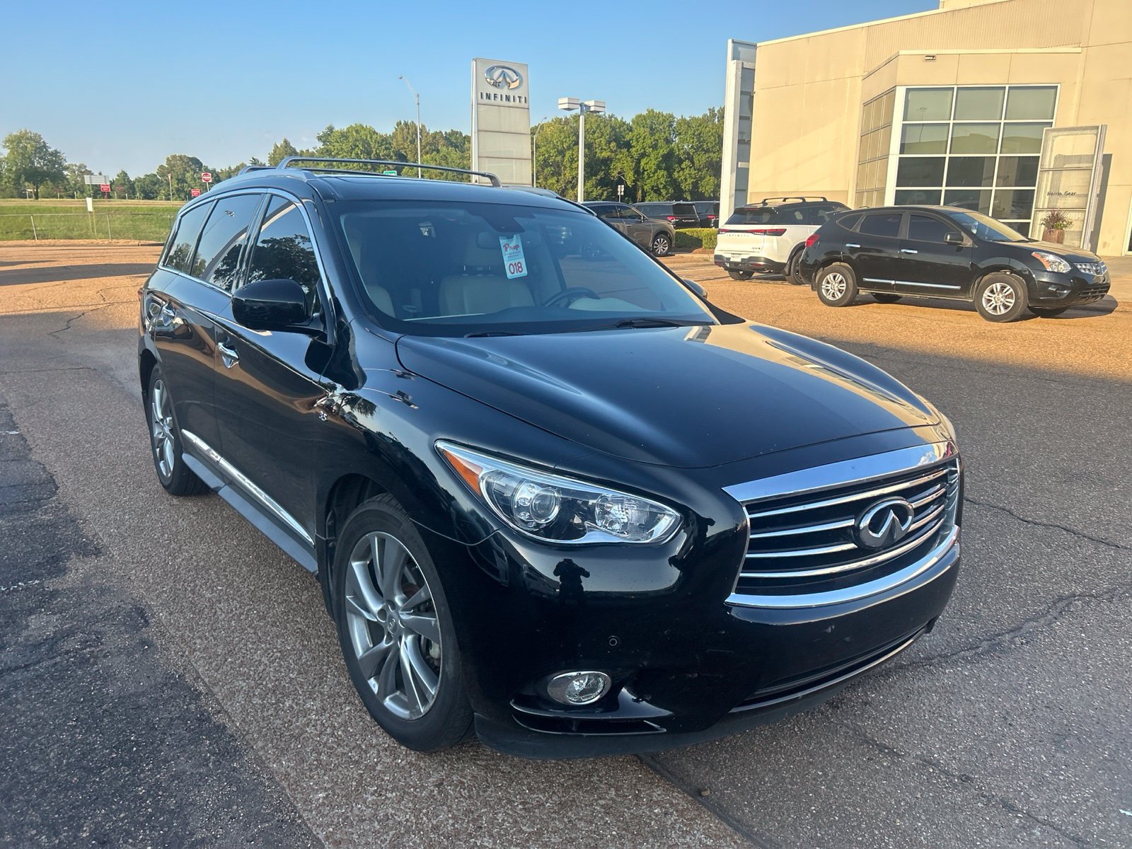 Used 2015 INFINITI QX60 FWD w/ Deluxe Touring Package