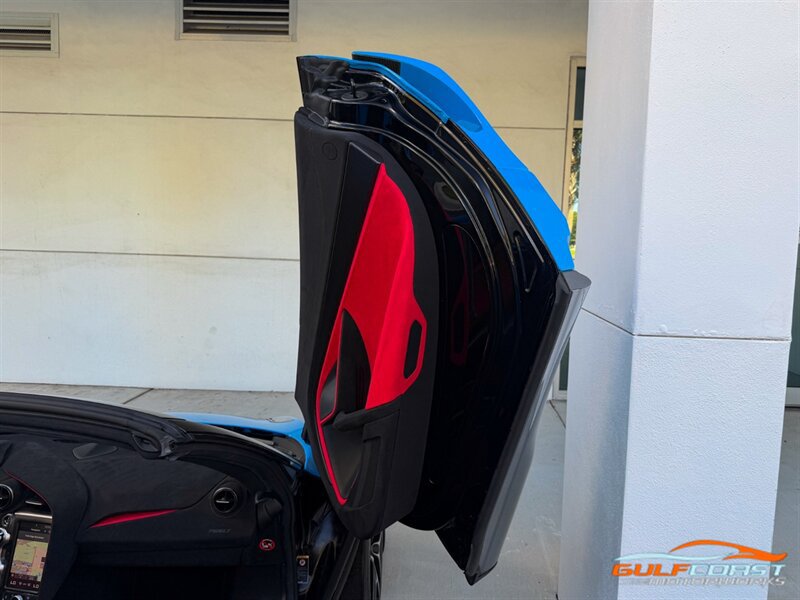 Used 2022 McLaren 765LT photo 39