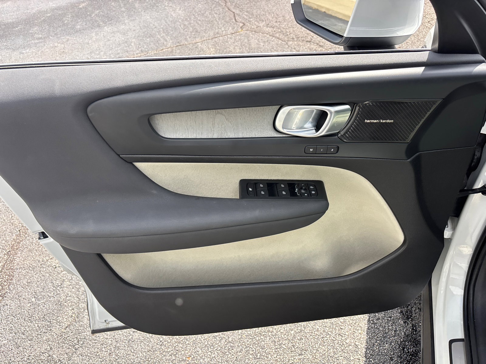 2024 Volvo Xc40 B5 Plus