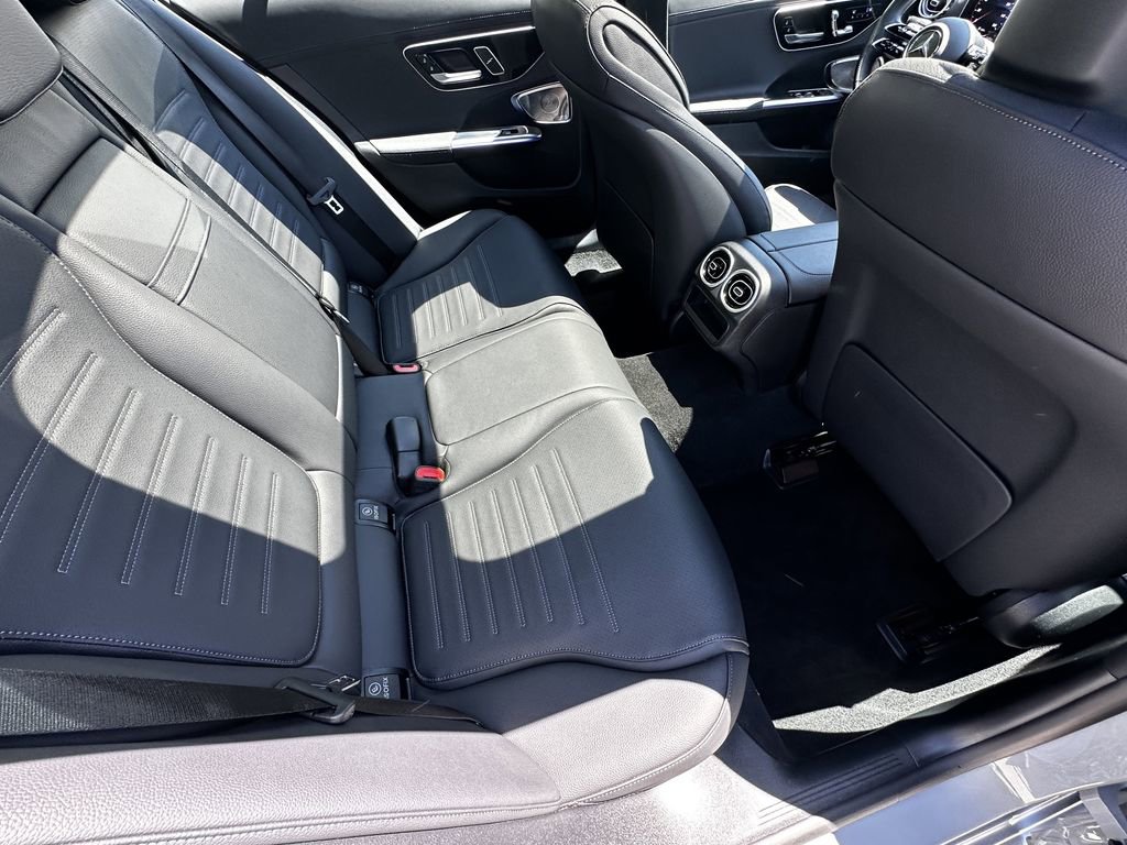 2025 Mercedes-Benz C 300 Sedan