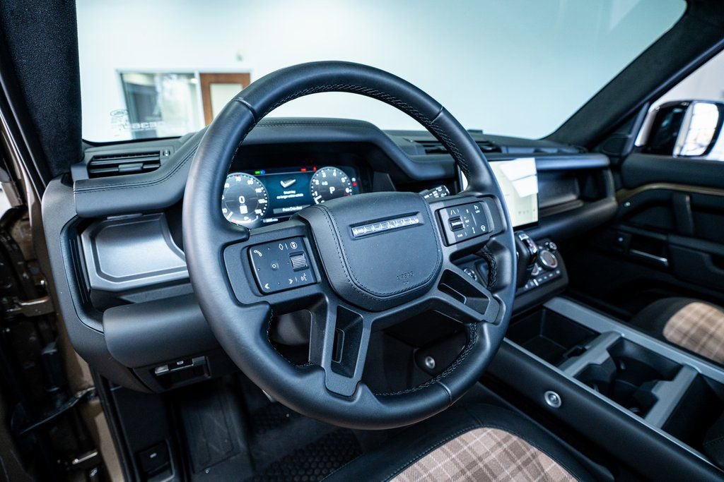 2025 Land Rover Defender 110 X