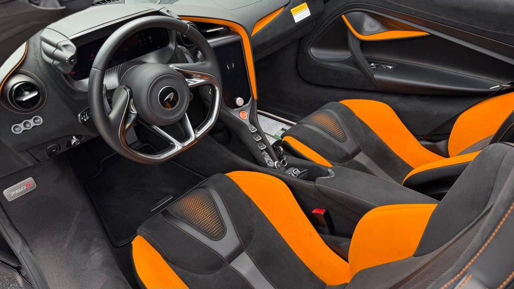 Used 2026 McLaren 750S Spider photo 7