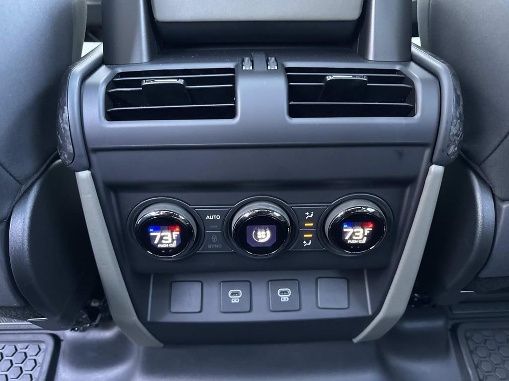 2025 Land Rover Defender 110