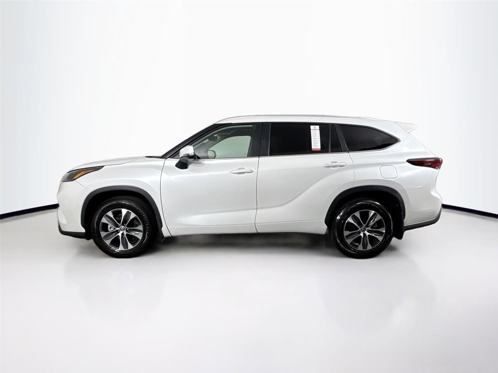 2025 Toyota Highlander XLE
