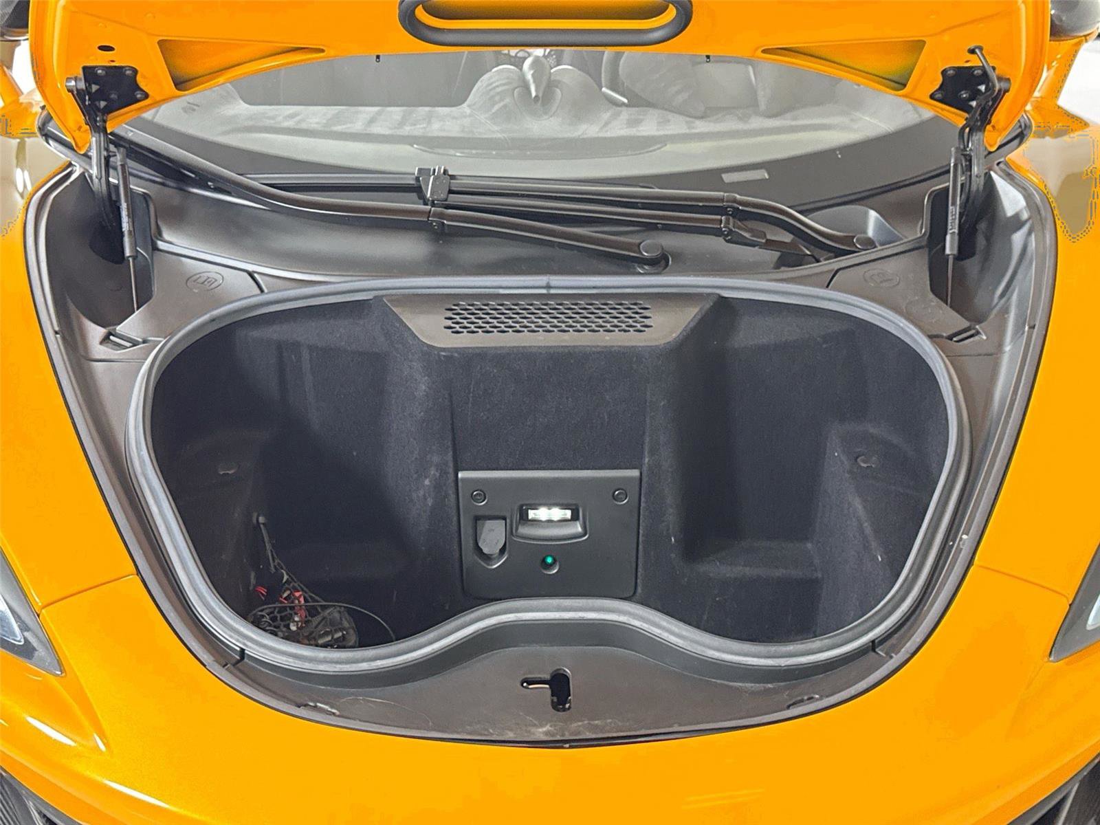 Used 2020 McLaren 600LT Spider photo 27