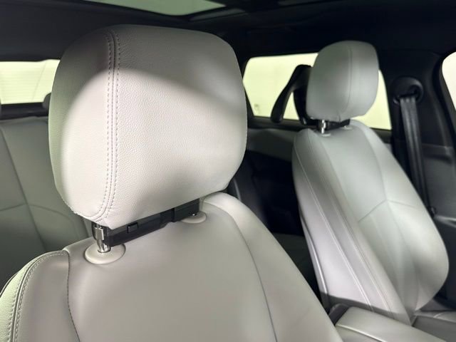 2026 Land Rover Range Rover Velar Dynamic SE