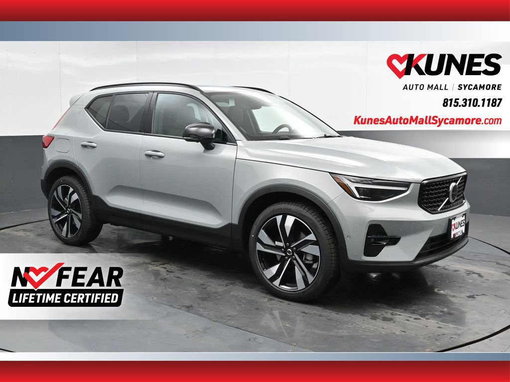 Used 2025 Volvo XC40 B5 Ultra w/ Climate Package