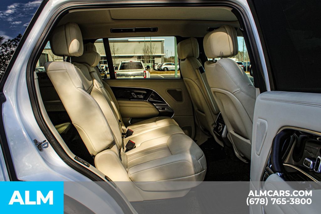 2025 Land Rover Range Rover Long Wheelbase SE