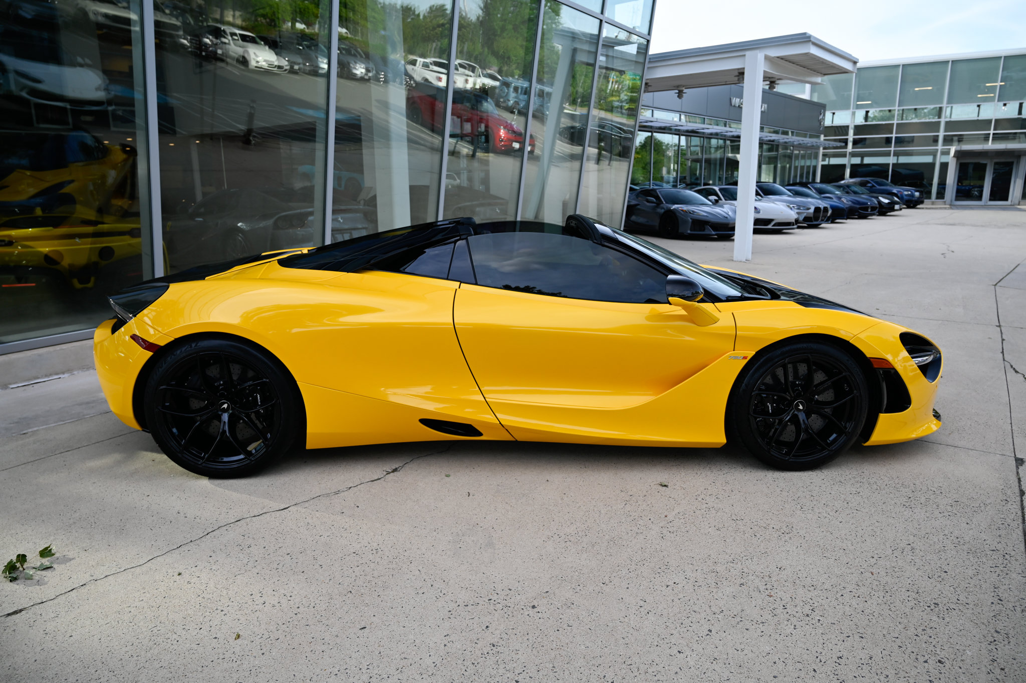 Used 2020 McLaren 720S Performance photo 28