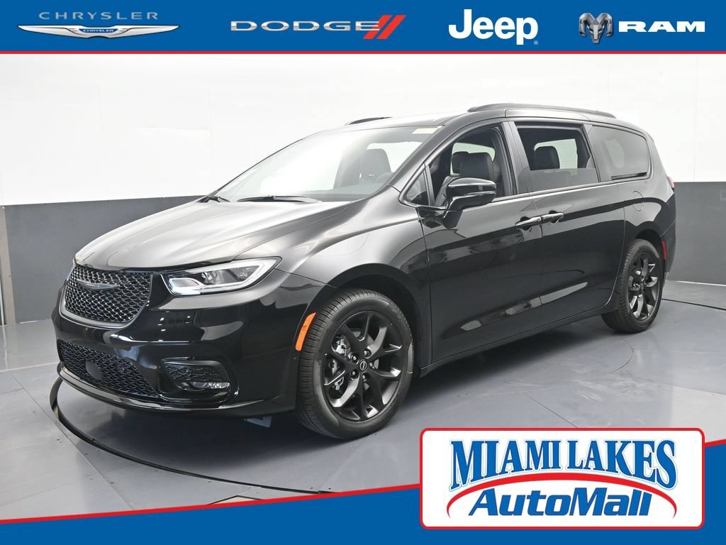 New 2026 Chrysler Pacifica Select w/ S Appearance Package