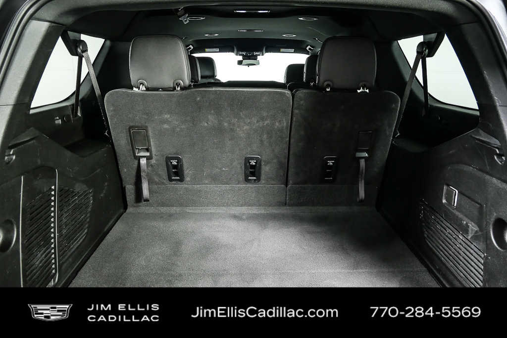 2025 Chevrolet Suburban LT