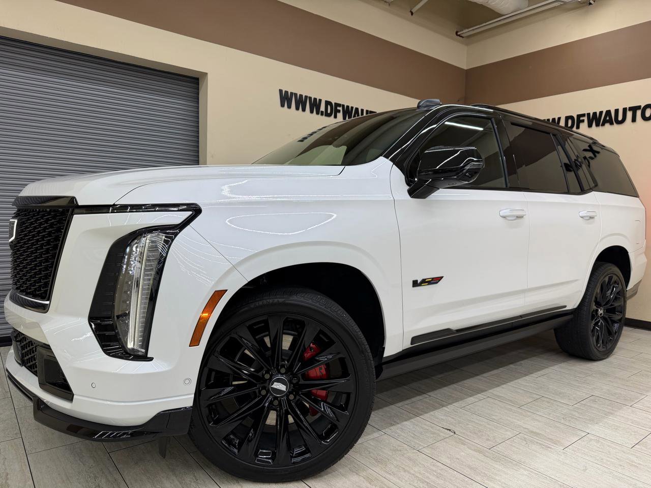 Used 2025 Cadillac Escalade V w/ LPO, ONYX Package