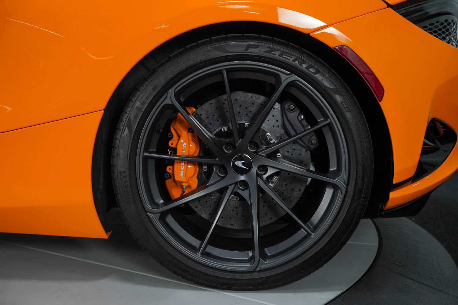Used 2024 McLaren 750S Spider photo 18