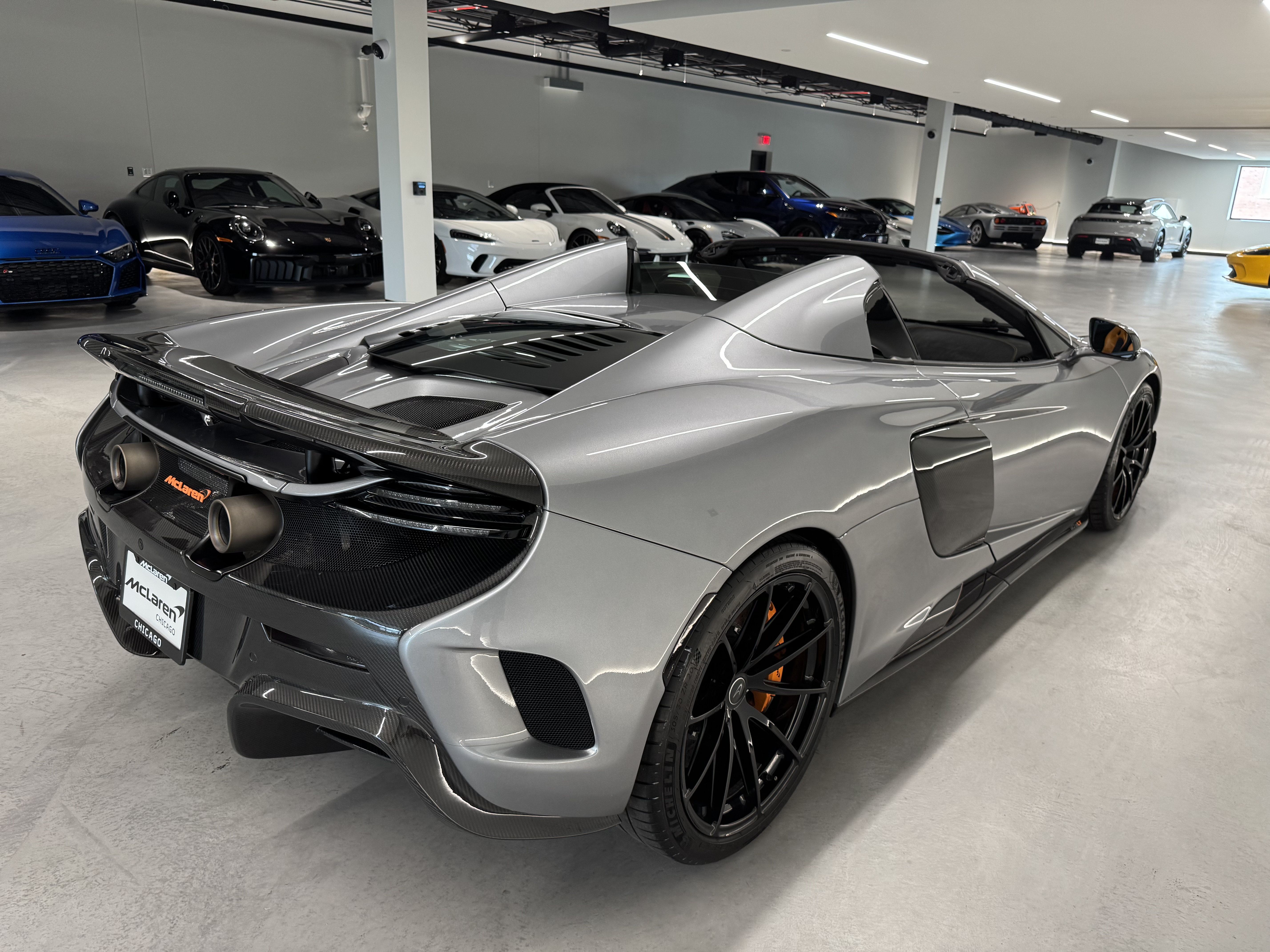 Used 2016 McLaren 675LT Spider photo 11