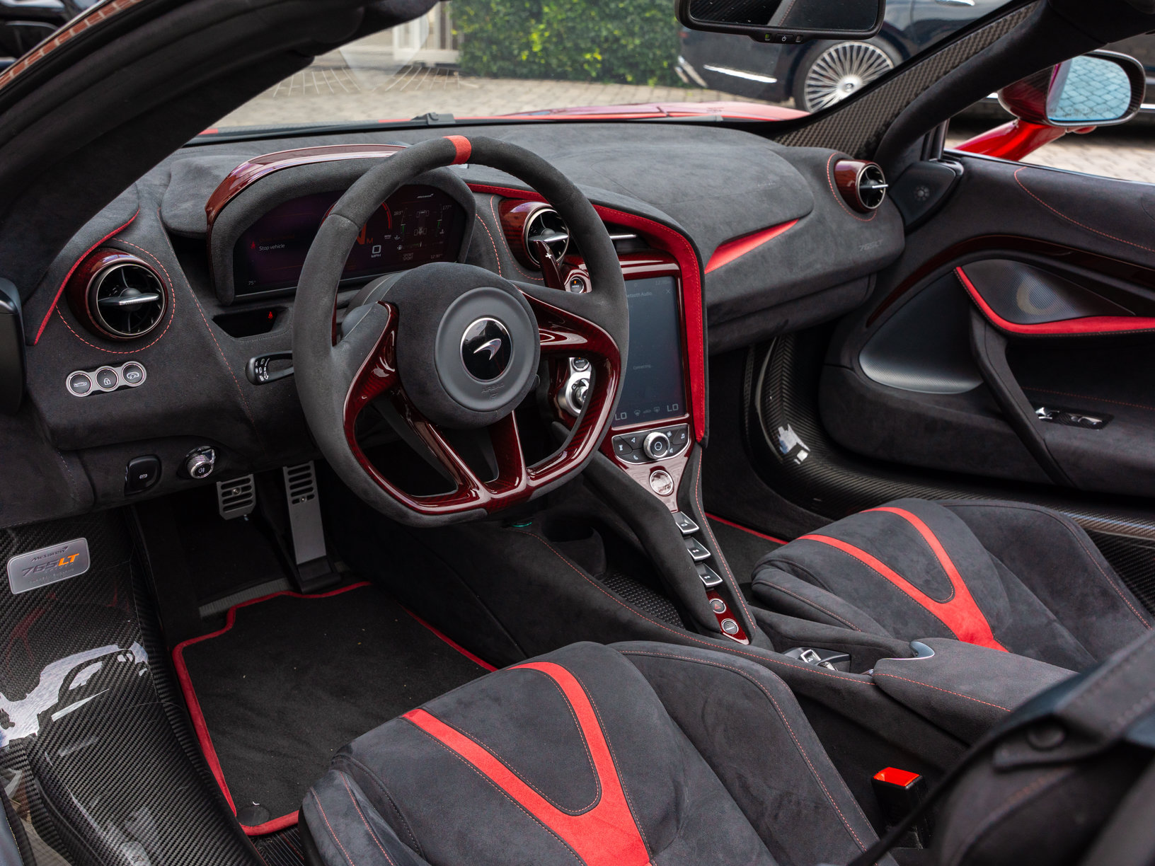 Used 2022 McLaren 765LT photo 8