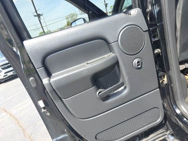 2004 Dodge Ram 2500 Truck SLT