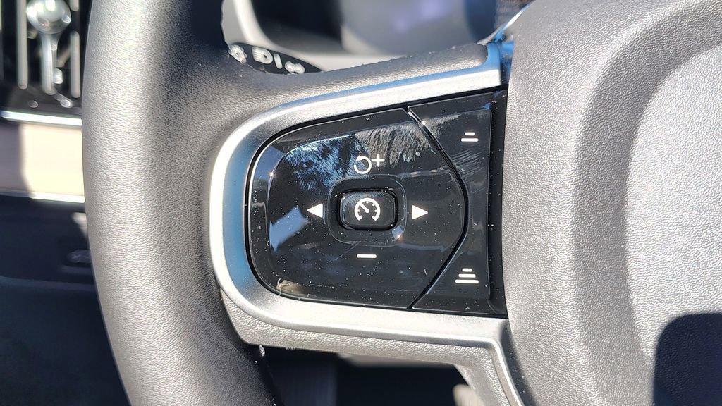 2026 Volvo Xc90 B6 Plus