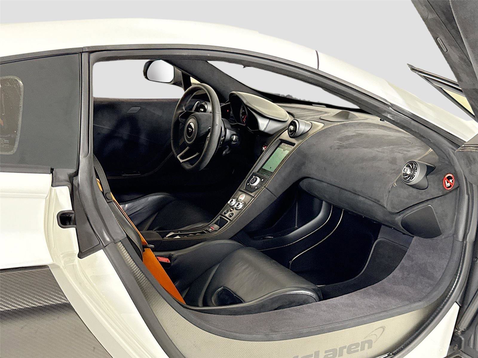 Used 2016 McLaren 675LT Coupe photo 25