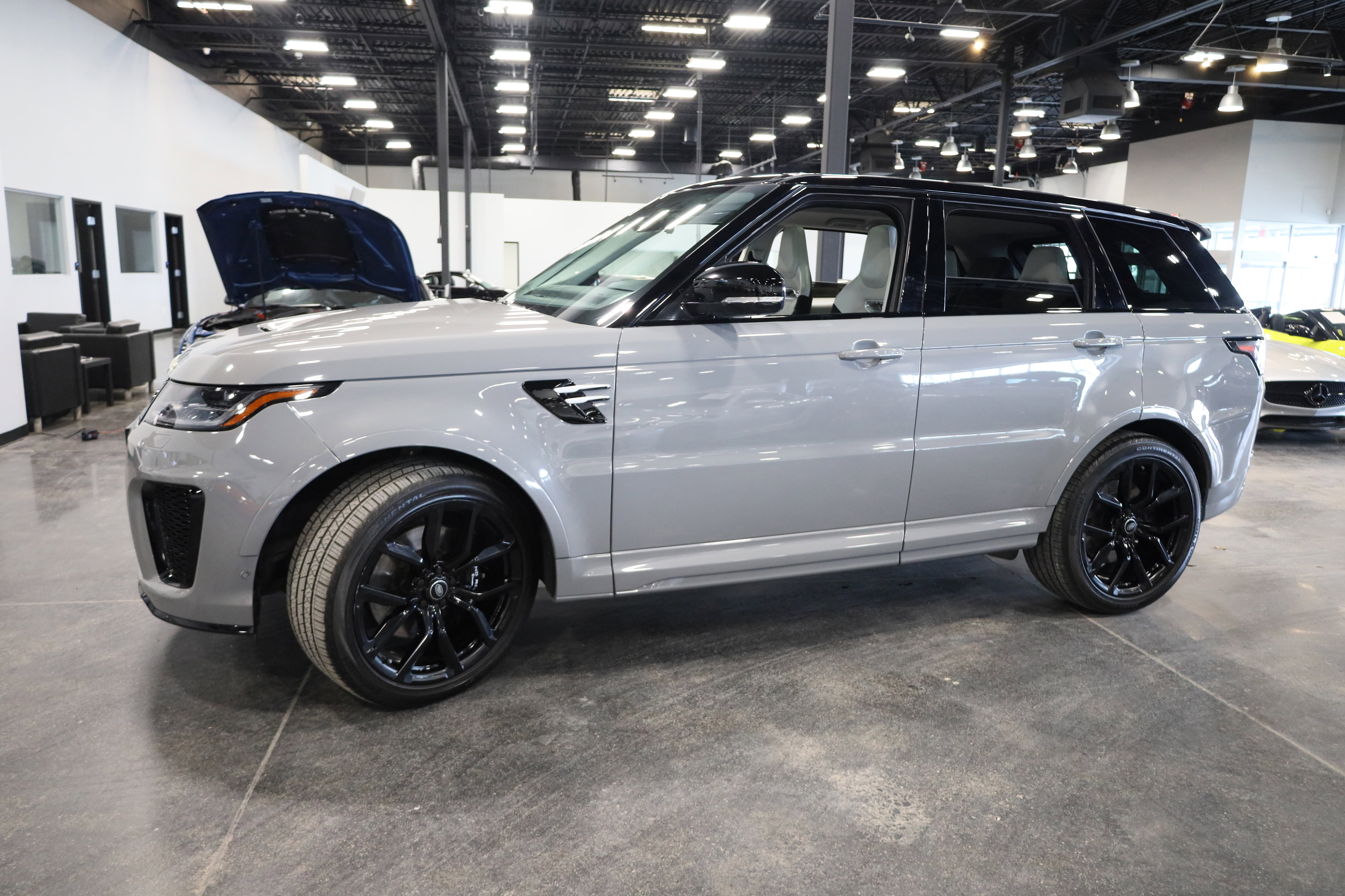 2022 Land Rover Range Rover Sport SVR Carbon Edition