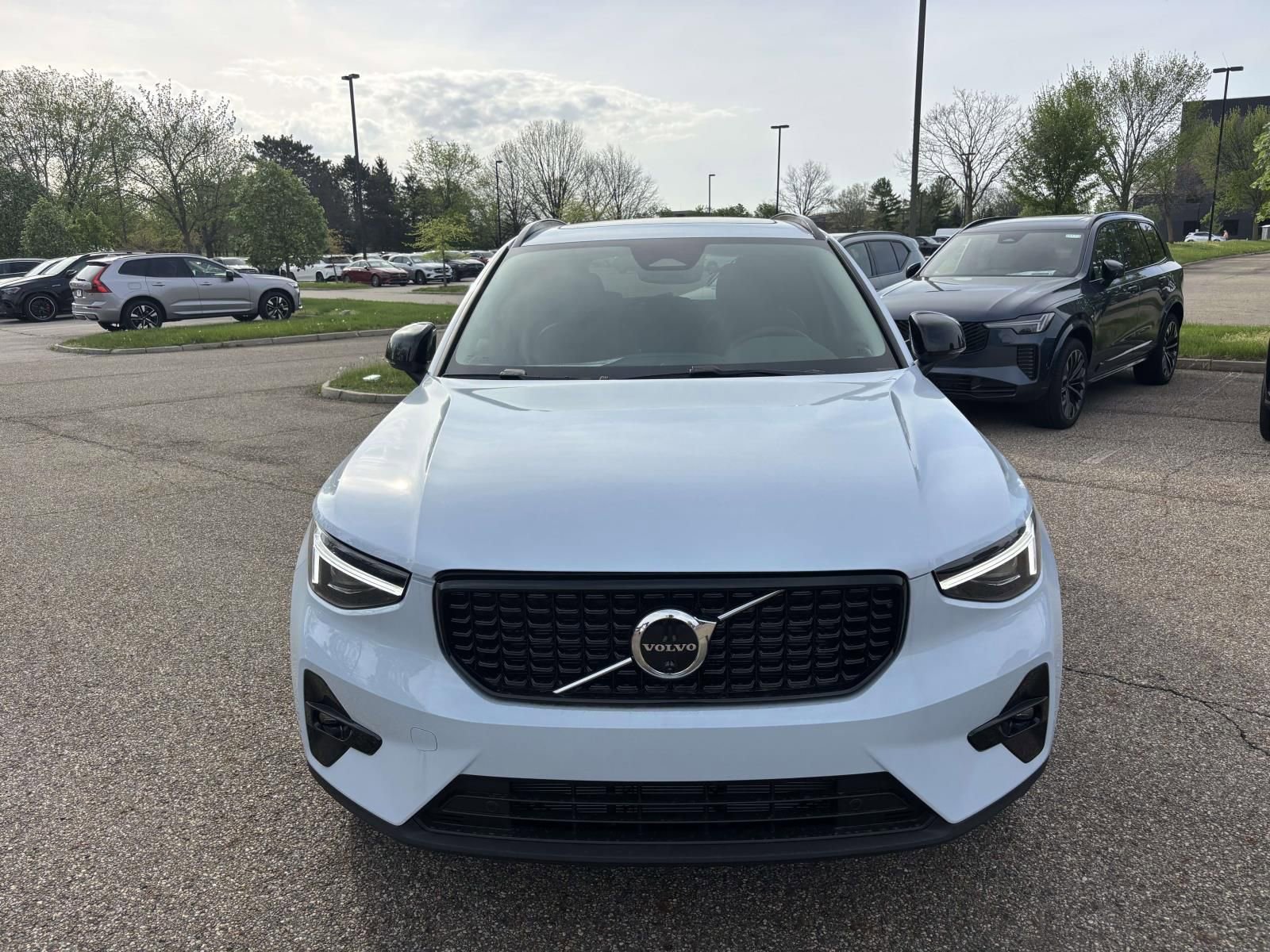 2026 Volvo Xc40 B5 Plus